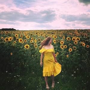 Meet your Posher, Hillary